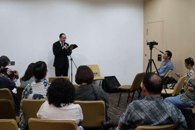 Baruch Teaching at the college tonight in Singapore